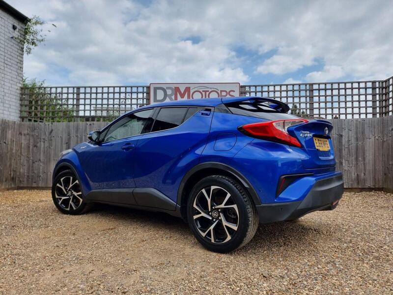 Toyota C-HR view 4
