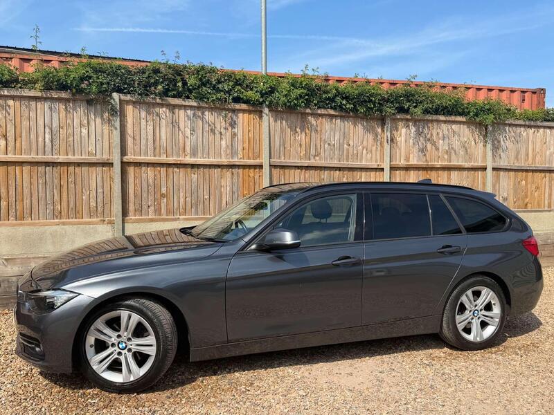 BMW 3 Series view 5