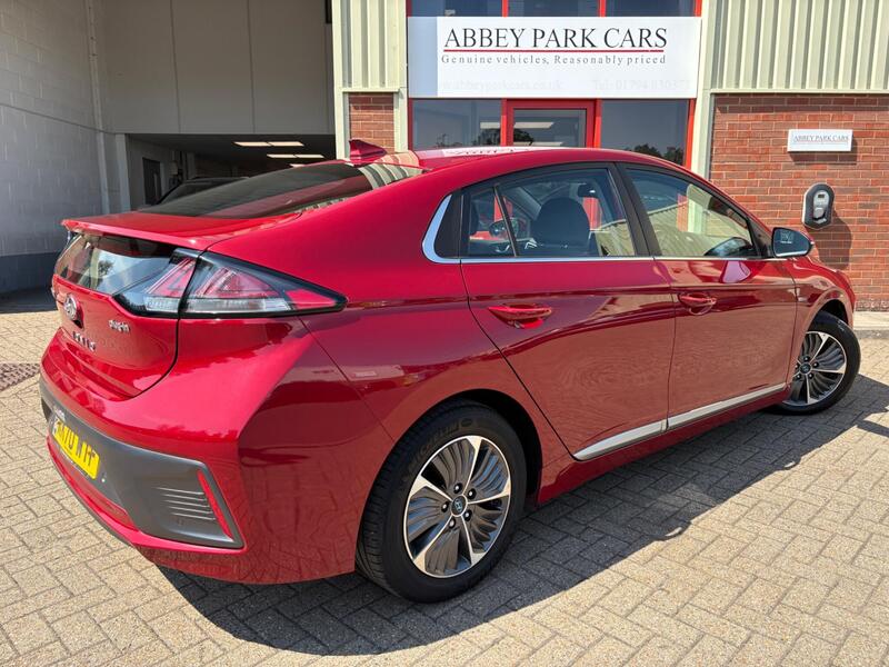 Hyundai Ioniq view 3
