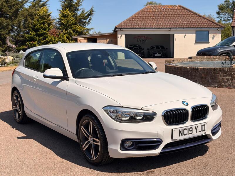 BMW 1 Series view 3