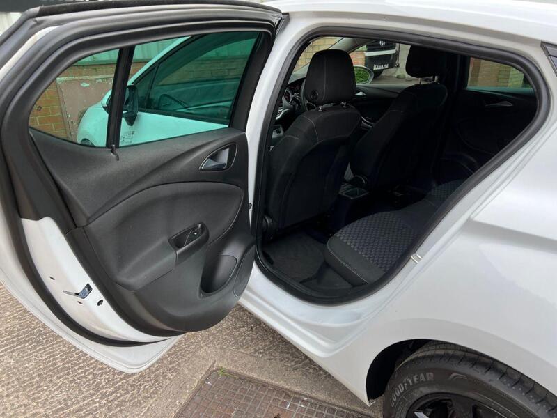 Vauxhall Astra view 13
