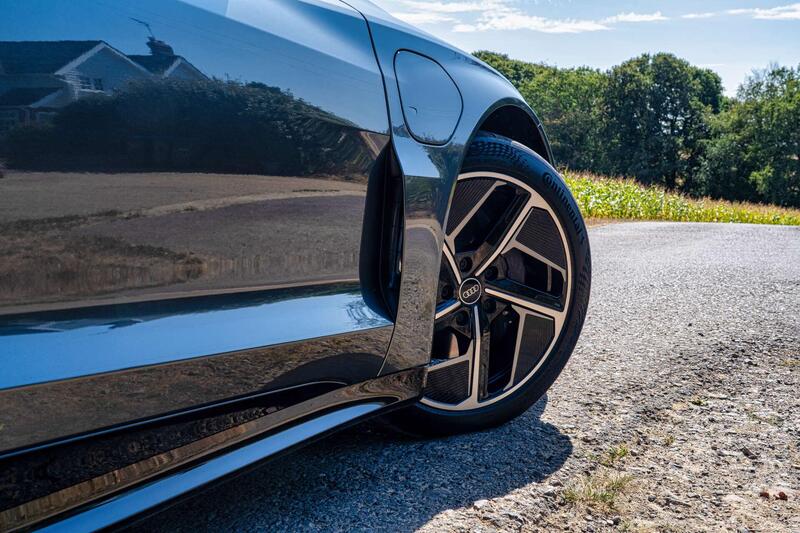 Audi E-Tron GT view 7