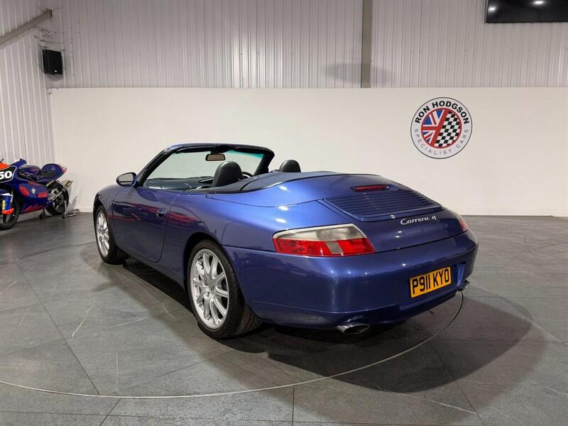 Porsche 911 view 4