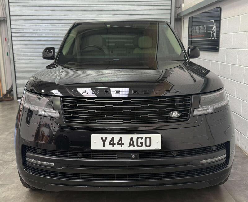 Land Rover Range Rover view 2