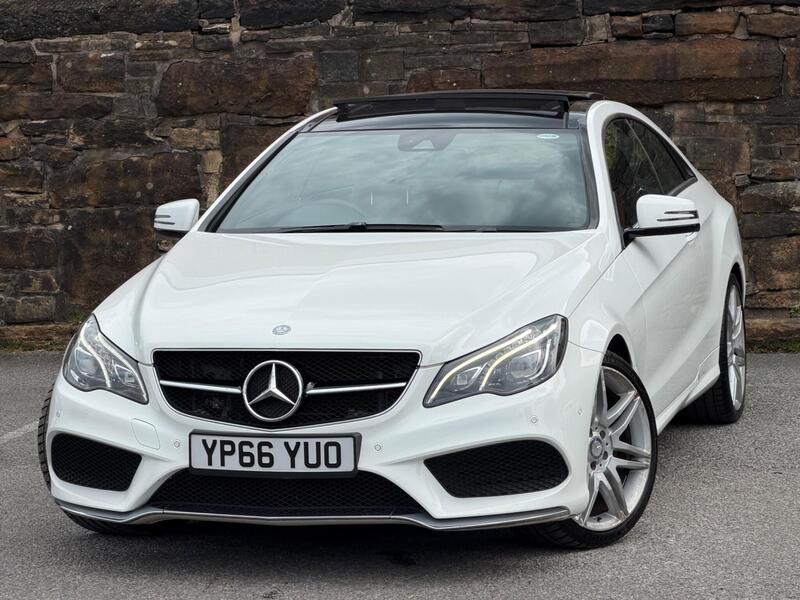 Mercedes-Benz E-Class view 3