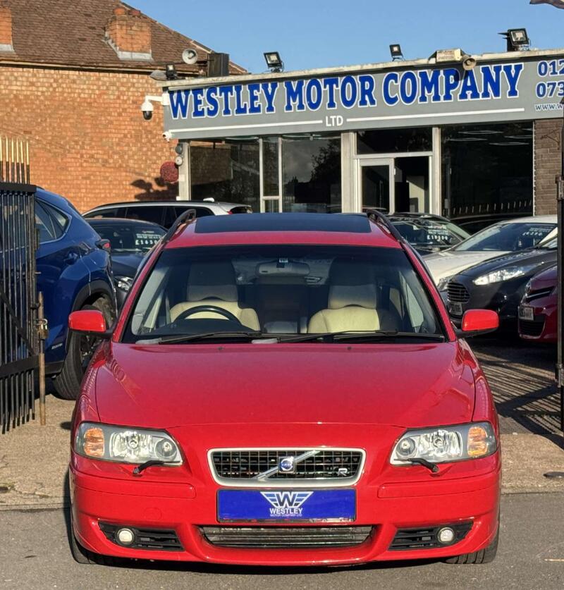 Volvo V70 view 4