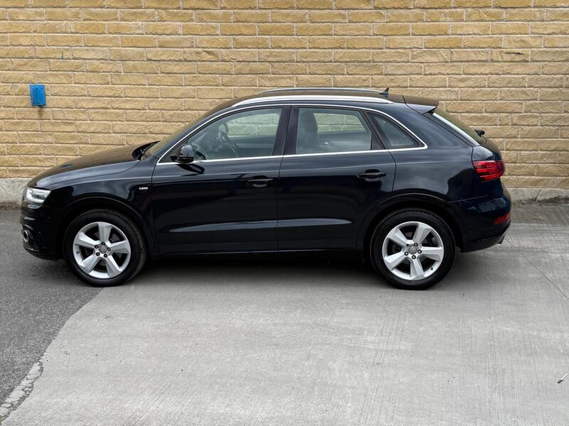 Audi Audi Q3 view 2