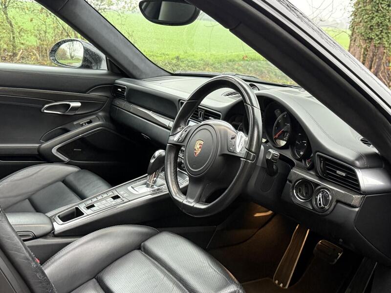 Porsche 911 view 38