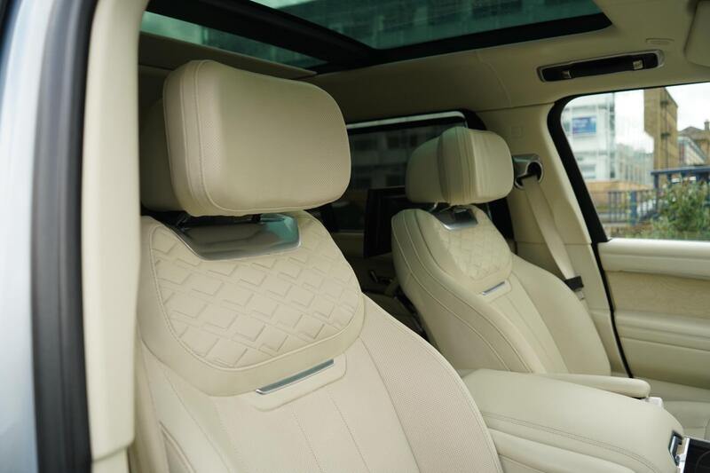 Land Rover Range Rover view 3