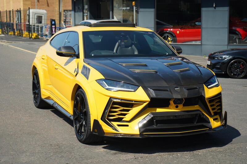 Lamborghini Urus view 5