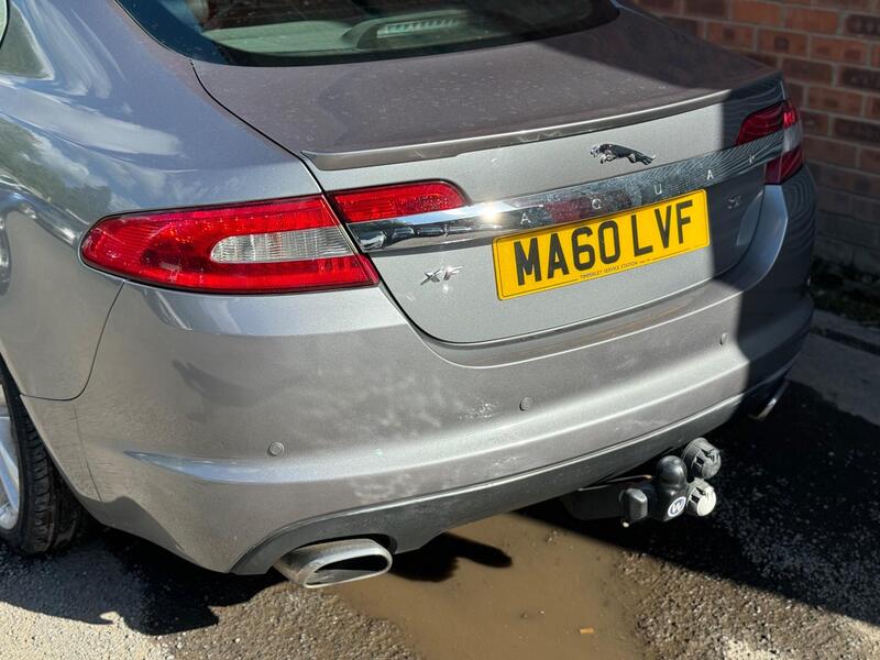 Jaguar XF view 26