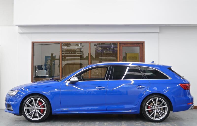 Audi S4 Avant view 4