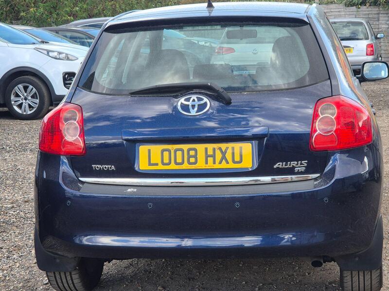 Toyota Auris view 5