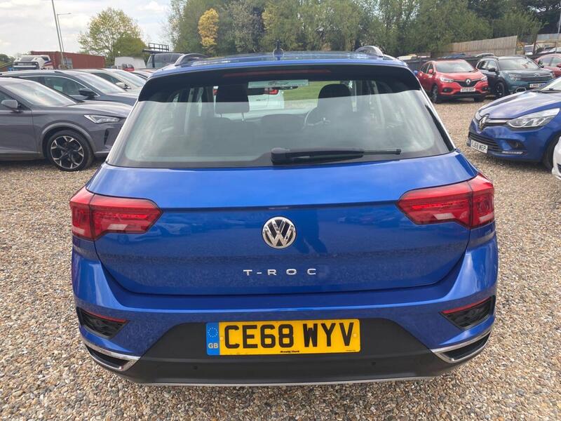 Volkswagen T-Roc view 6