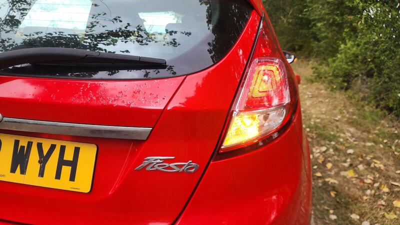 2012 Ford Fiesta — photo 21