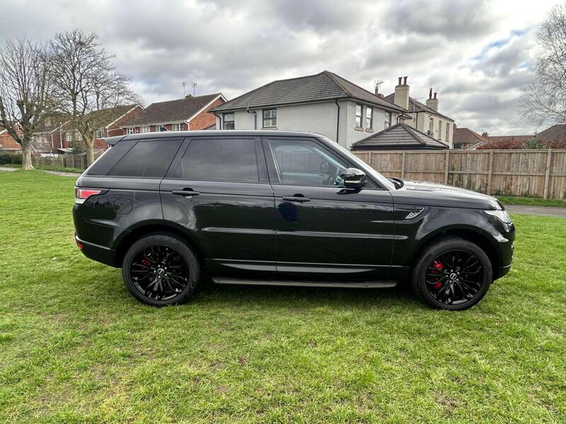 Land Rover Range Rover Sport view 4