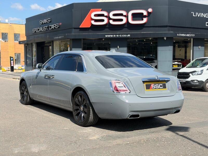 Rolls-Royce Ghost view 2