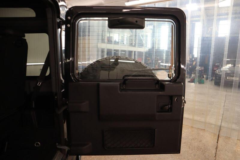 Land Rover Defender view 44