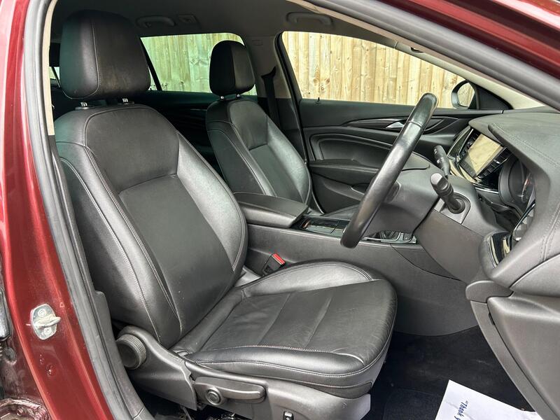 Vauxhall Insignia view 3
