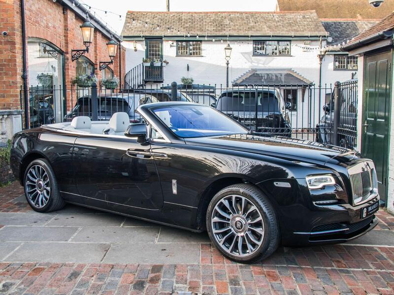 Rolls-Royce Dawn view 5