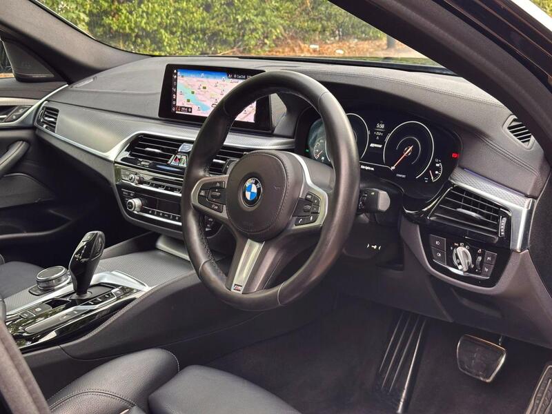 BMW 5 Series view 13