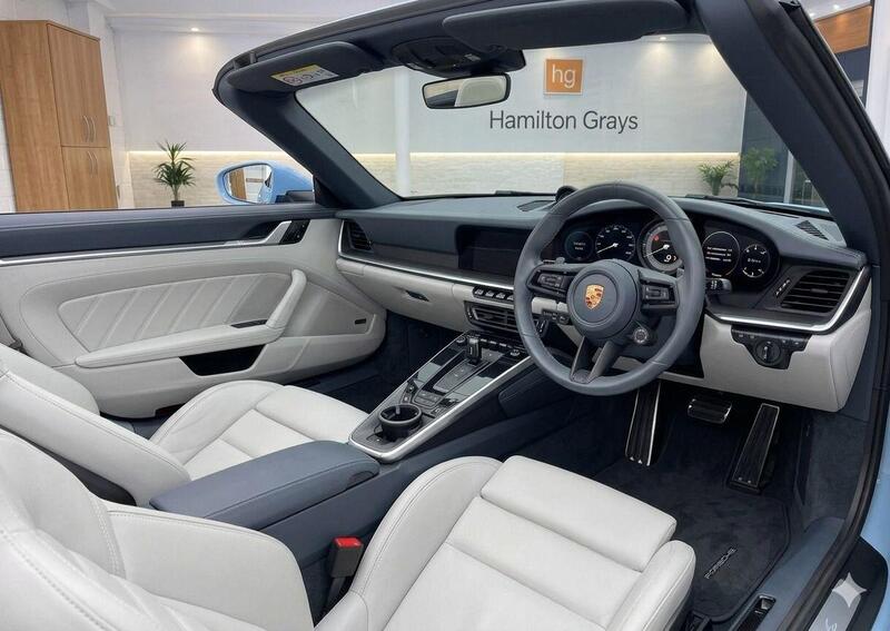 Porsche 911 view 3
