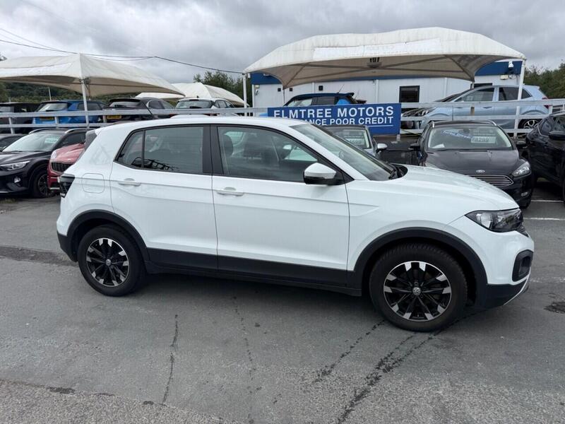 Volkswagen T-Cross view 5