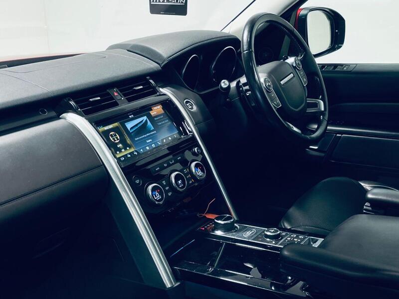 Land Rover Discovery view 5