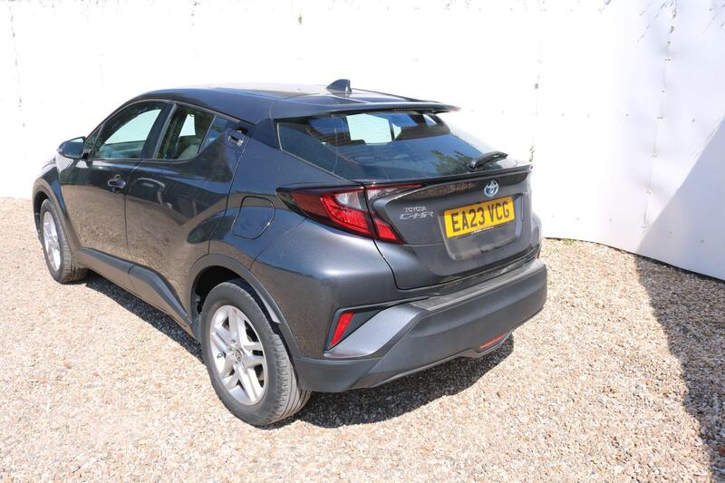 Toyota C-HR view 6