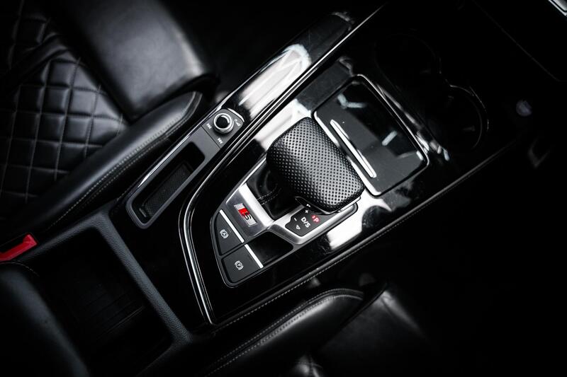 Audi Audi S4 view 5