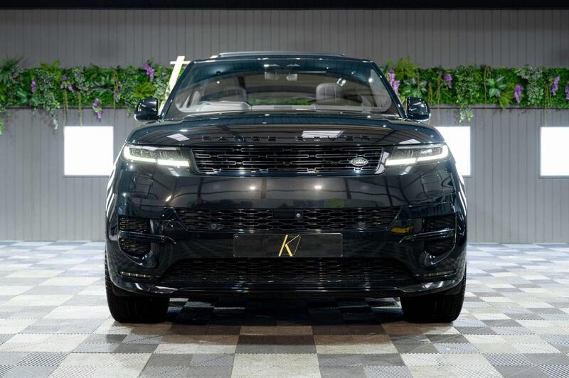Land Rover Range Rover Sport view 3