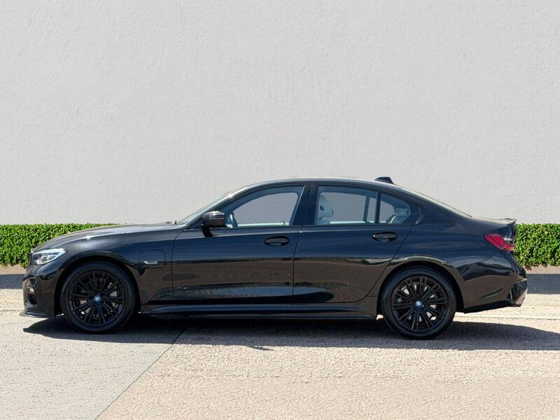 BMW 3 Series view 4