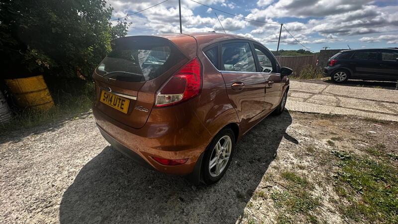 2014 Ford Fiesta — photo 8