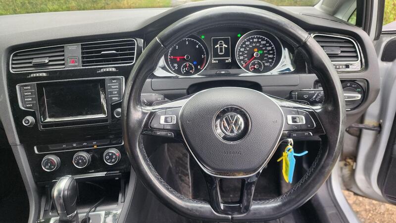 2014 Volkswagen Golf — photo 26