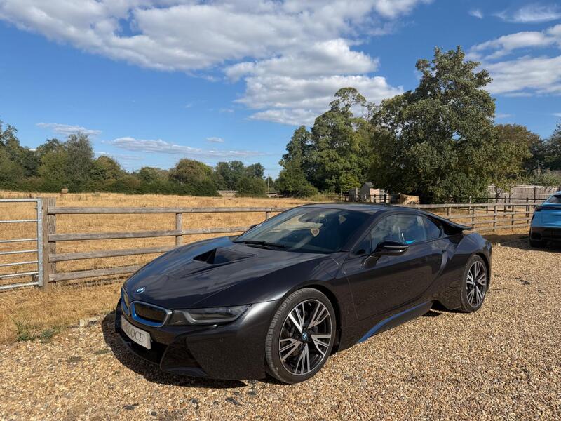 BMW I8 view 3
