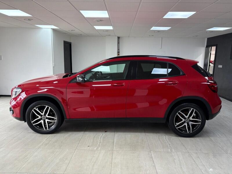 Mercedes-Benz Gla view 6