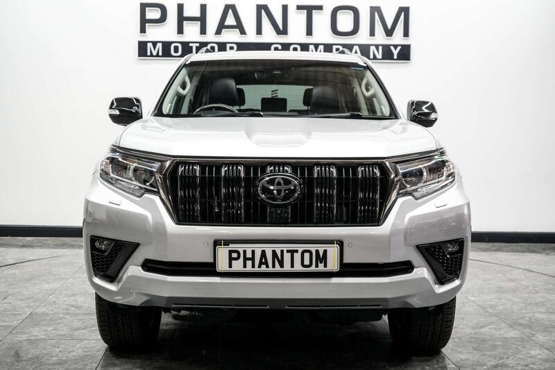 Toyota Land Cruiser view 2