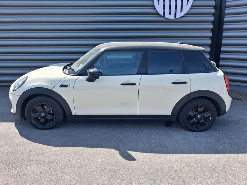 Mini Cooper view 5