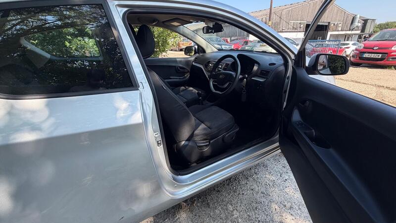 2013 Kia Picanto — photo 11