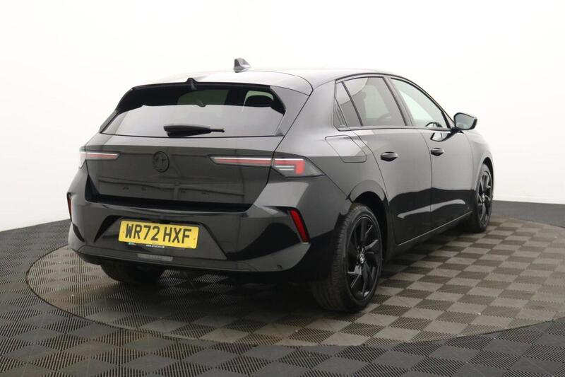 Vauxhall Astra view 4