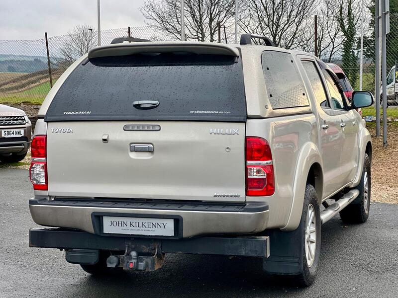 Toyota Hilux view 5