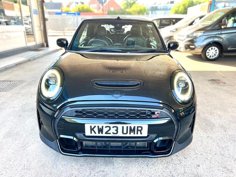 Mini Convertible view 2
