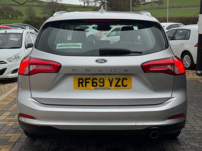 Ford Focus view 4