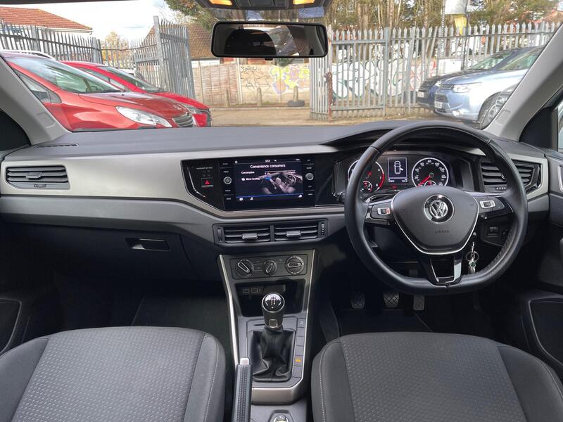 Volkswagen Polo 1.0 TSI Match Euro 6 (s/s) 5dr thumbnail 29