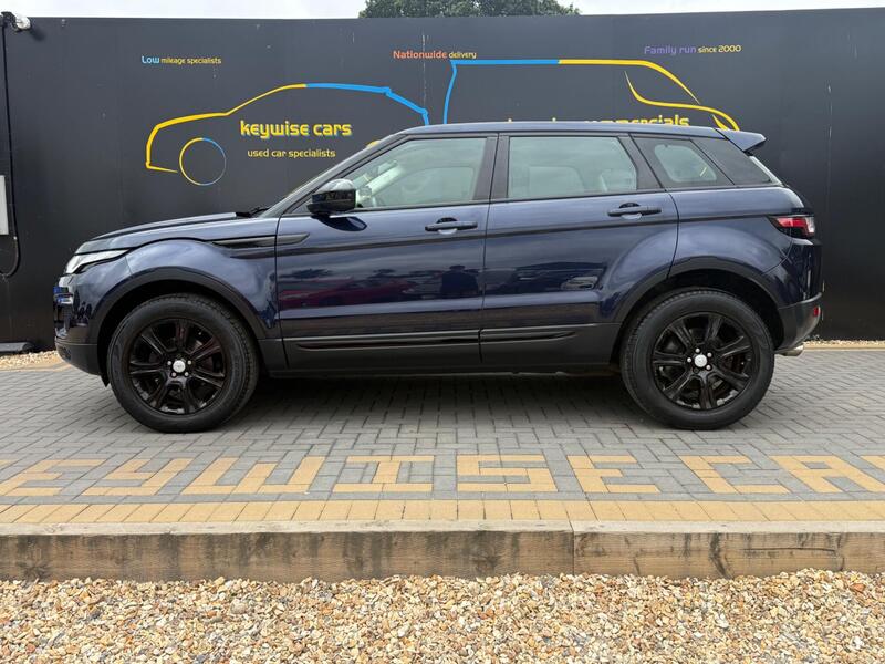 Land Rover Range Rover Evoque view 2