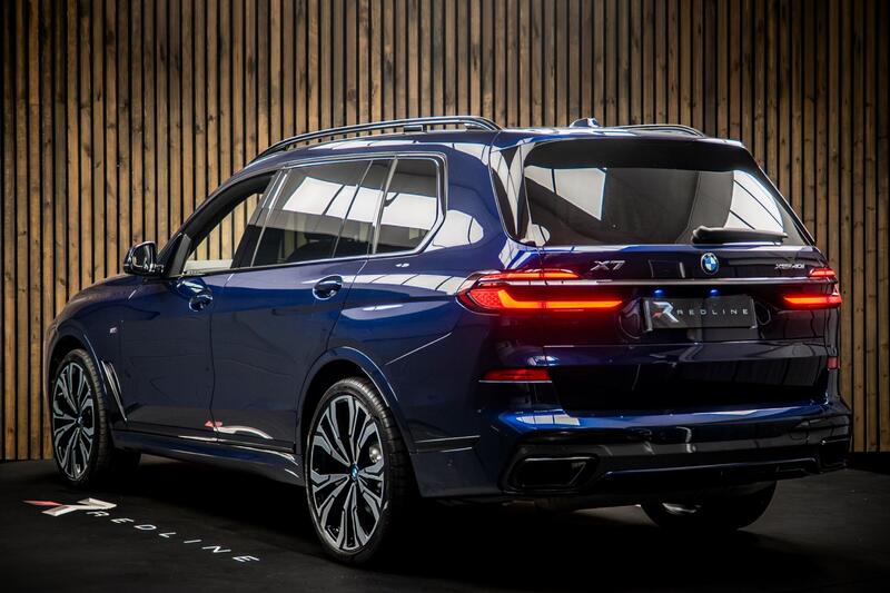 BMW X7 view 3