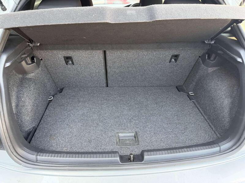 Volkswagen Polo view 6