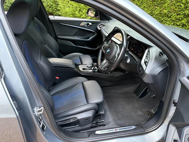BMW 1 Series view 6