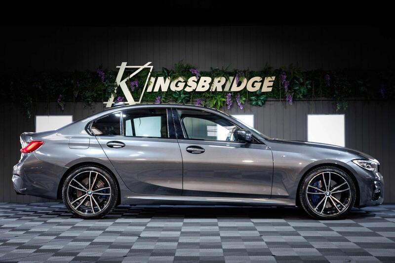 BMW 3 Series view 5