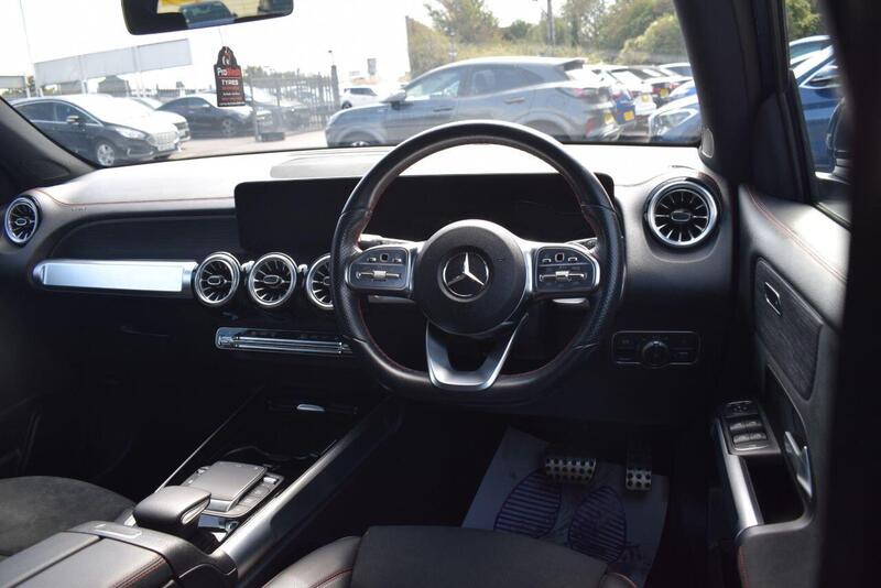 Mercedes-Benz Eqb view 5